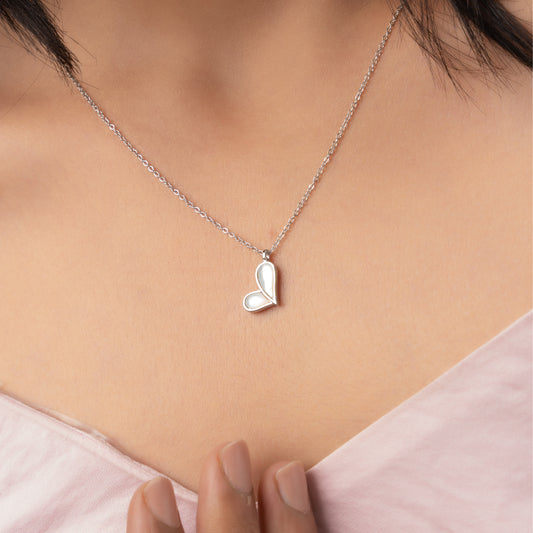 LEAFY CLOVE NECKLACE