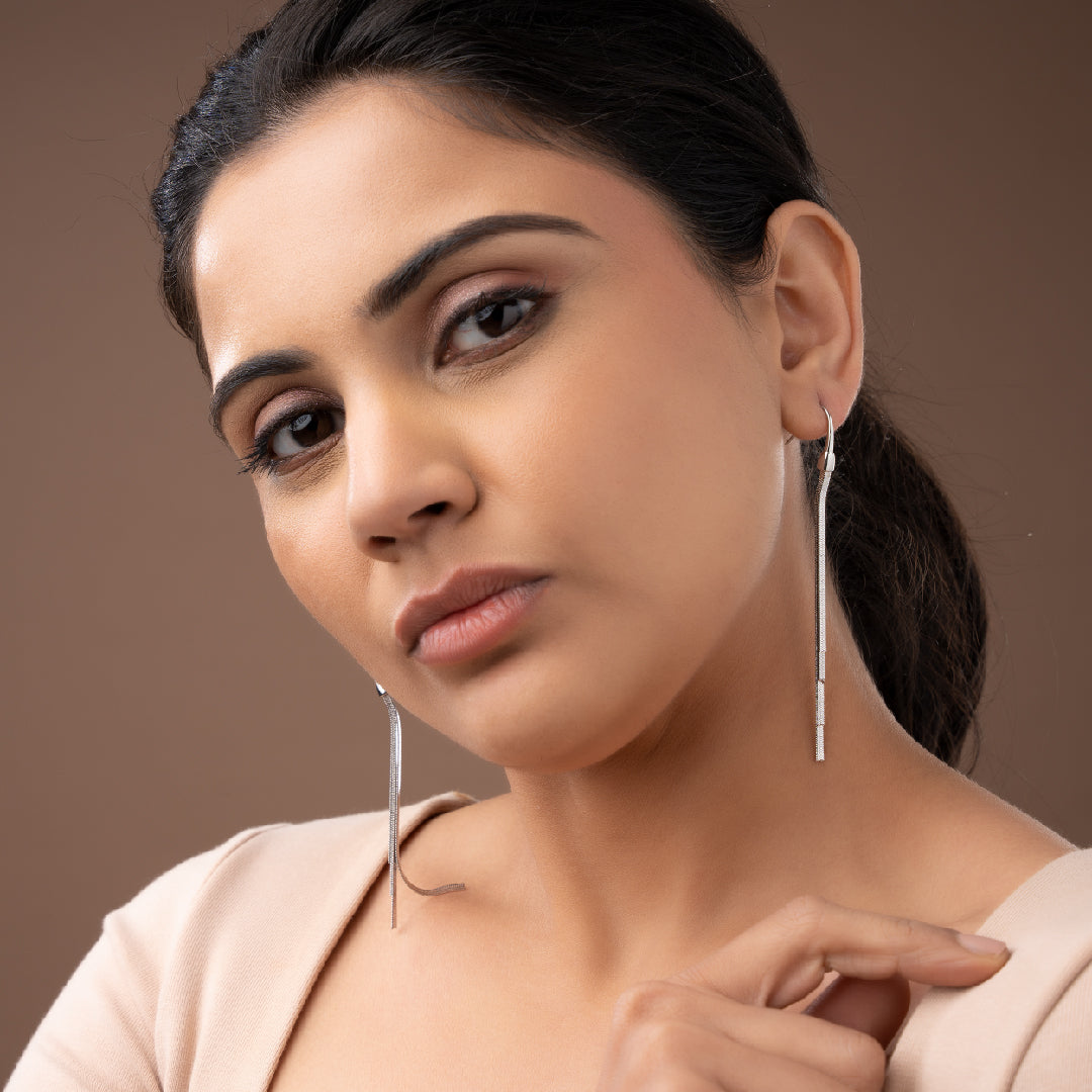 GLAM DANGLING EARRINGS