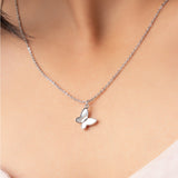 FLUTTERING PEARL NECKLACE