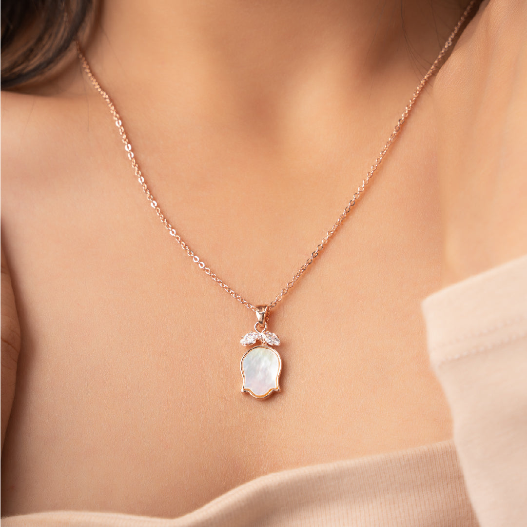 MIRRORED PETAL BLOOM NECKLACE