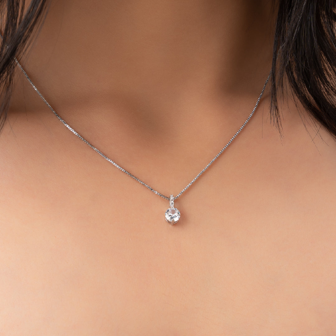 QUADRANT GLEAM NECKLACE