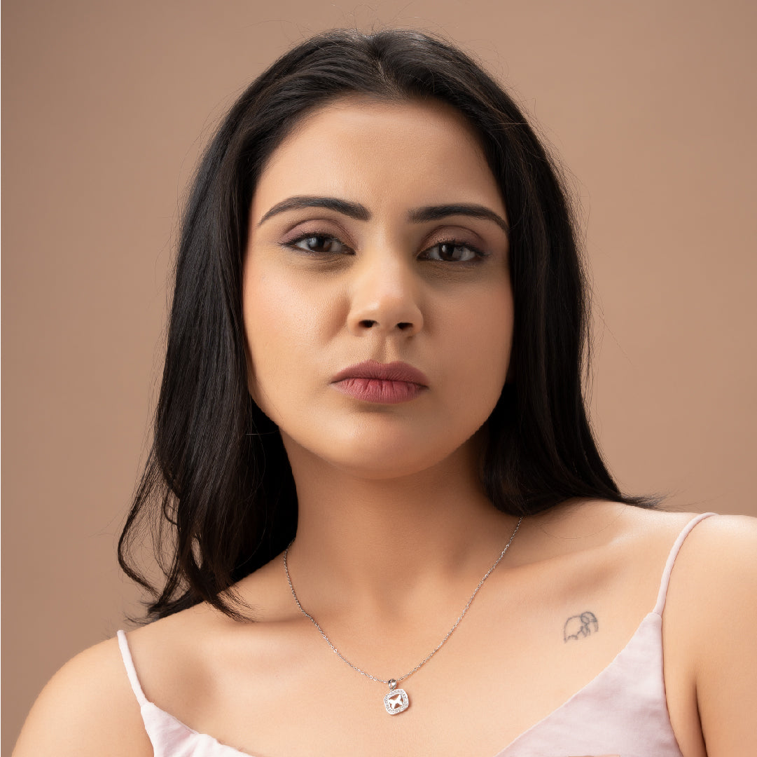 FLUTTERING PRISM NECKLACE