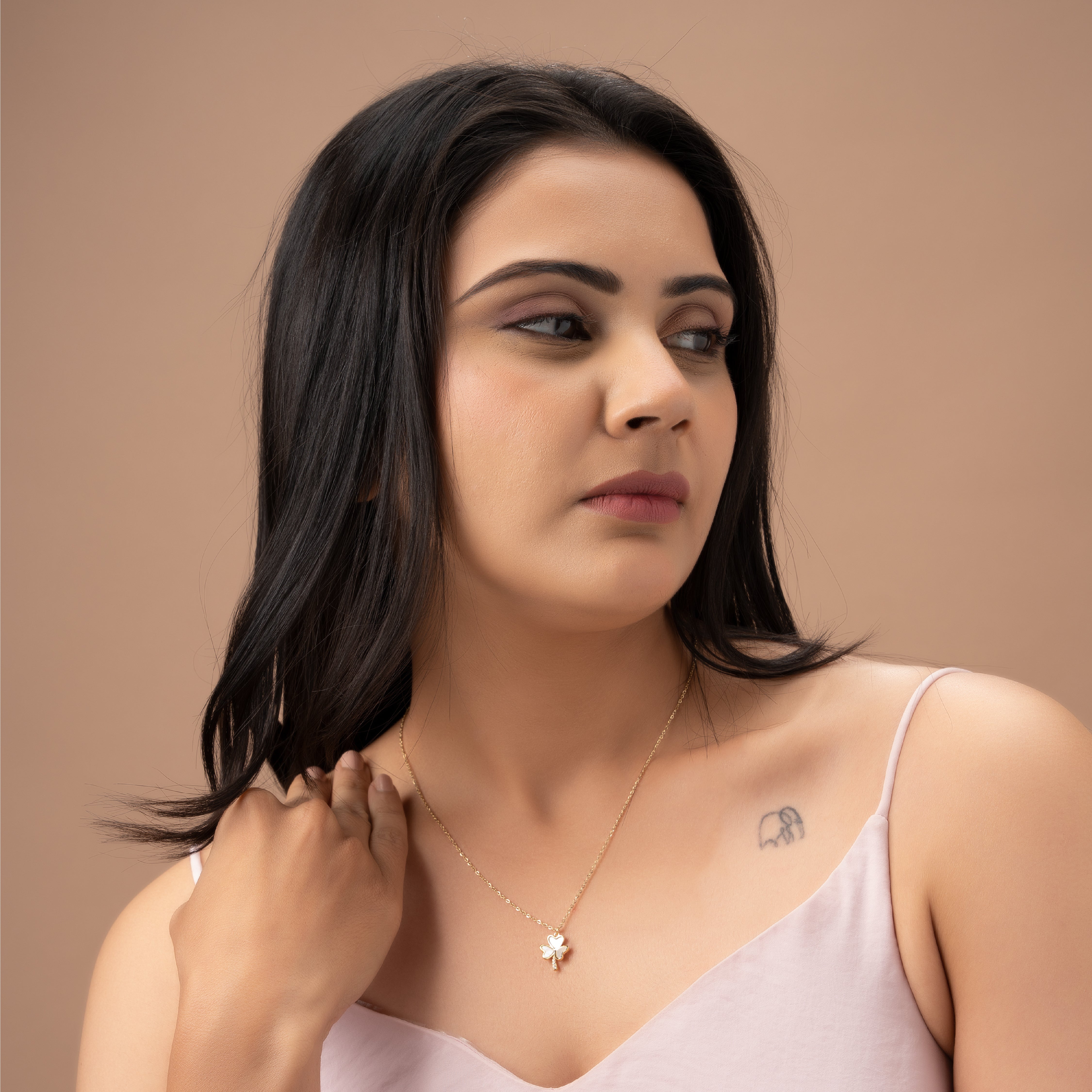 PEARL CLOVE NECKLACE