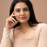 KITTY PEARL NECKLACE