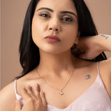 FLUTTERING PEARL NECKLACE