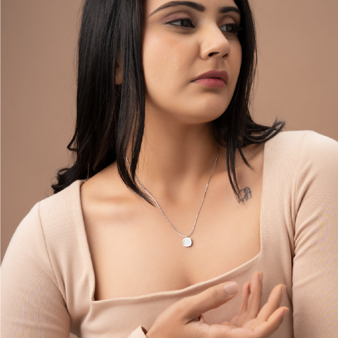 PETAL GRACE NECKLACE