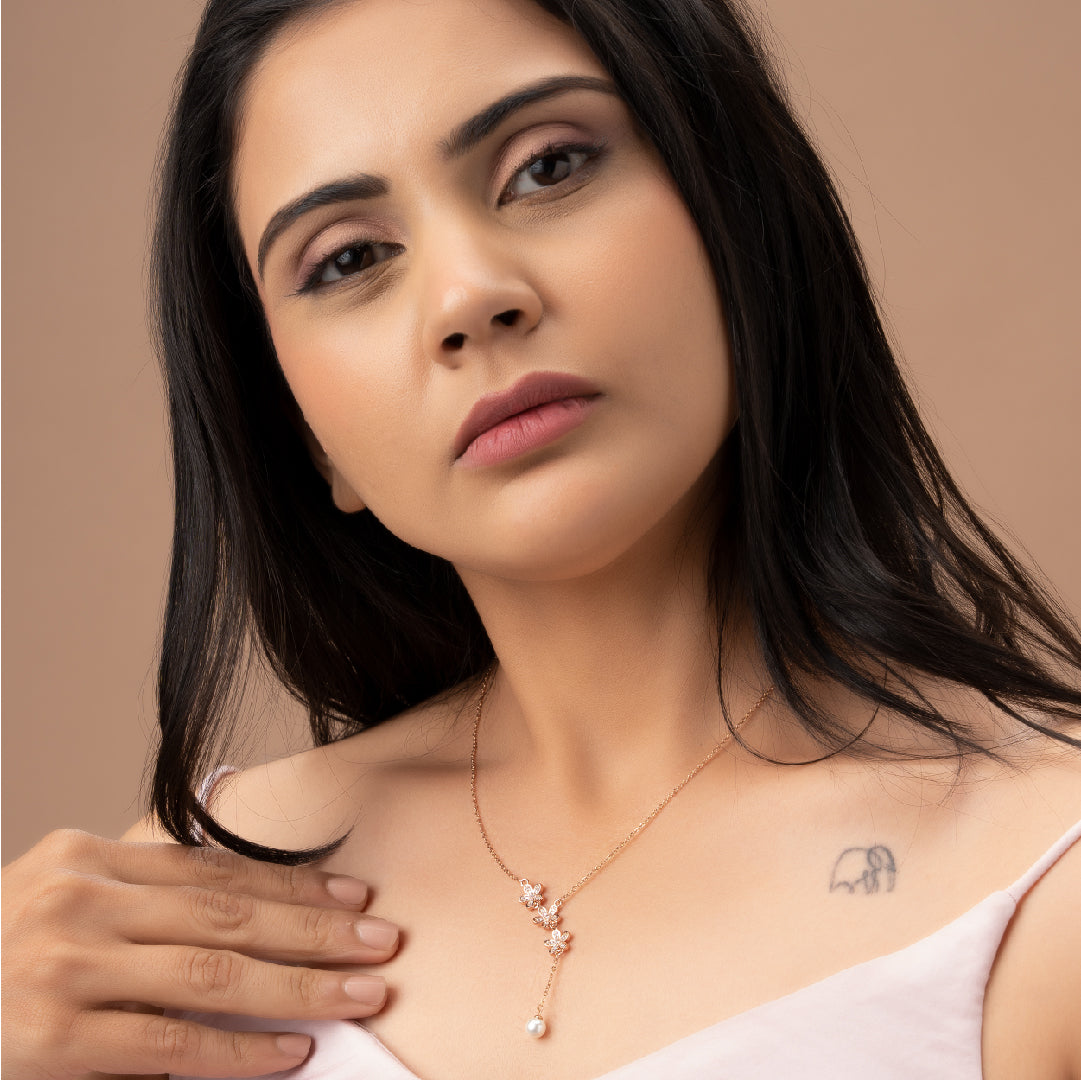 TRINITY BLOSSOM NECKLACE