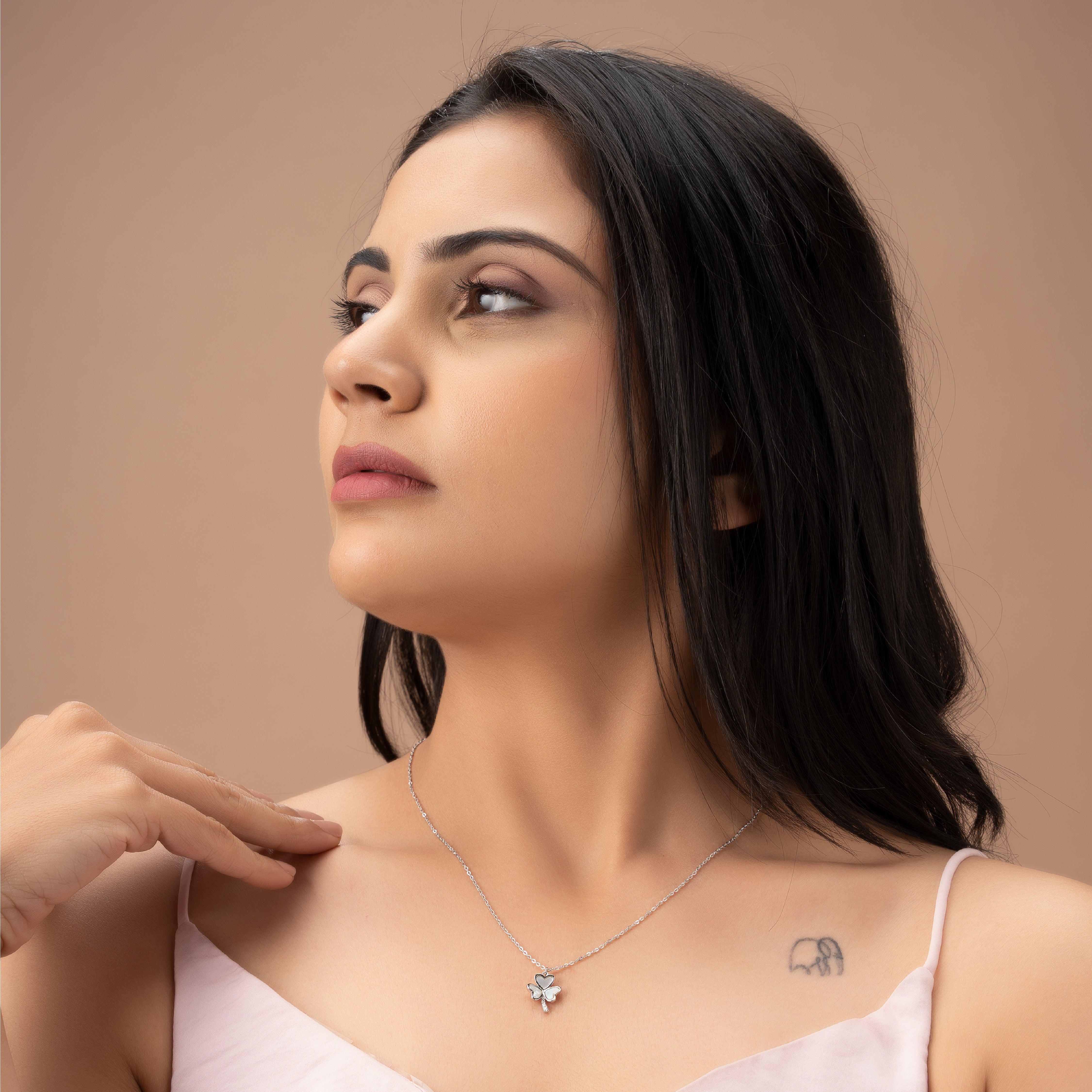 PEARL CLOVE NECKLACE