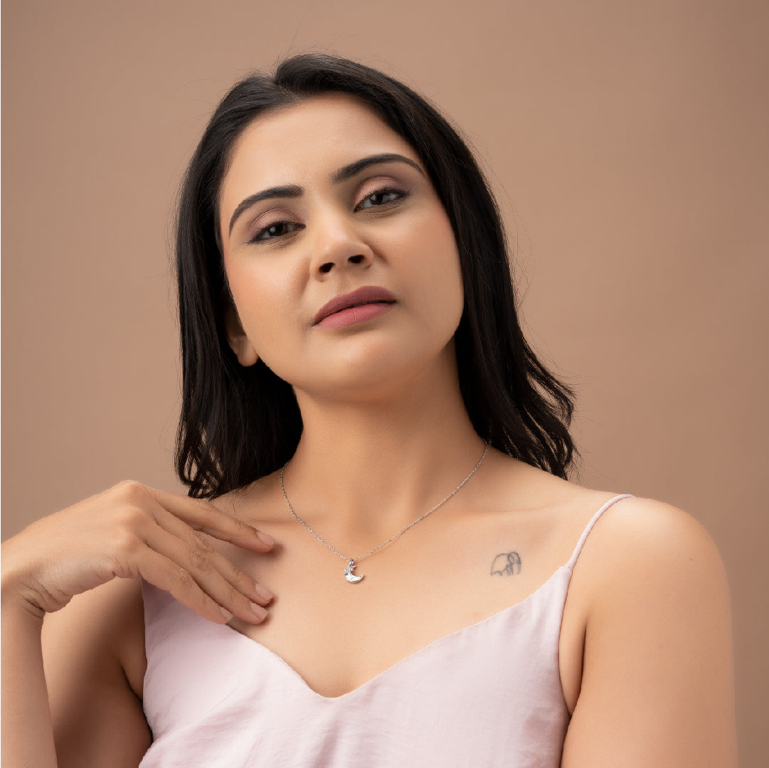 TWINKLE MOON NECKLACE