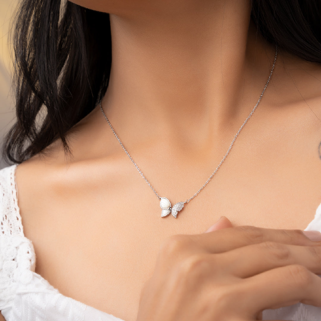 DIAMOND FLUTTER NECKLACE