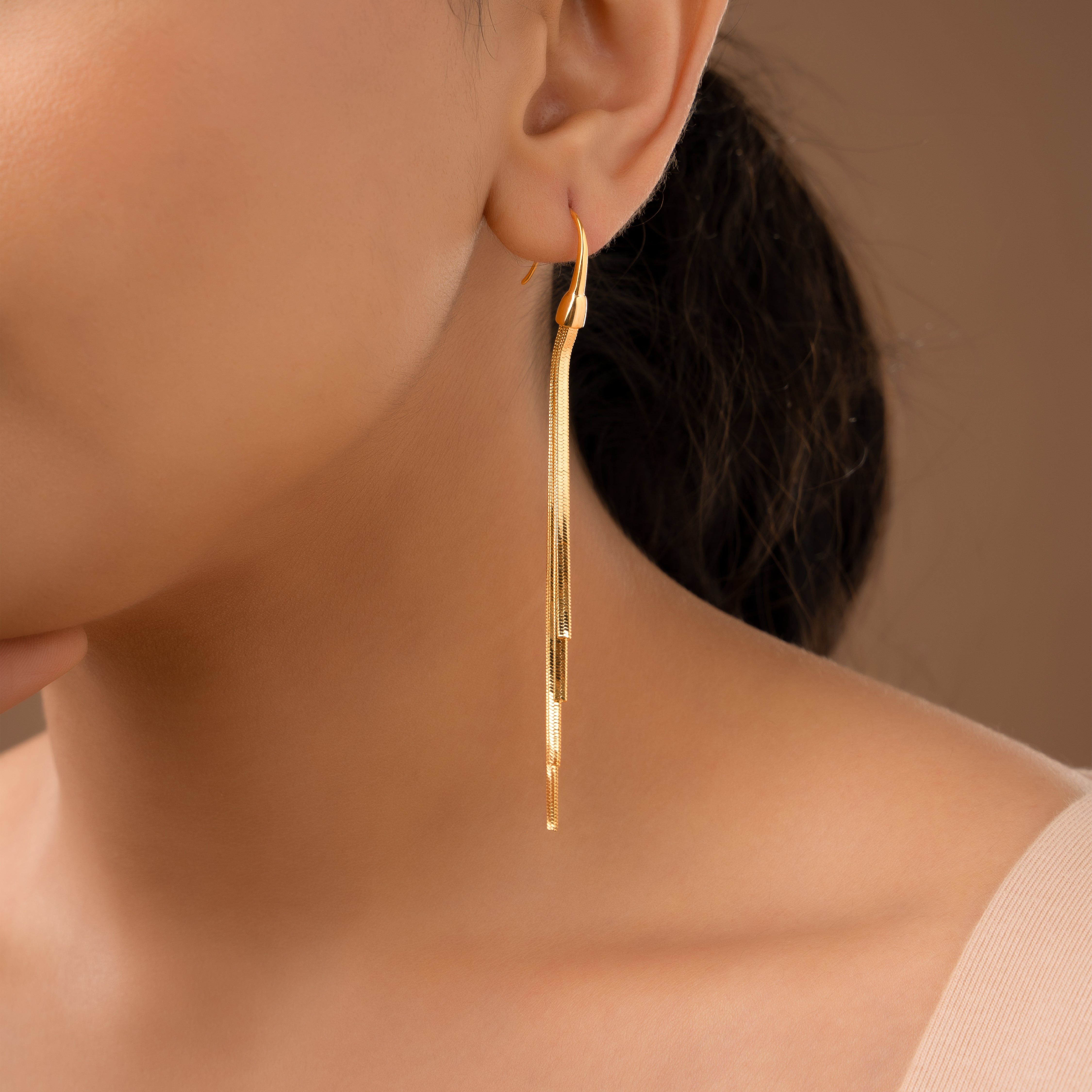 GLAM DANGLING EARRINGS