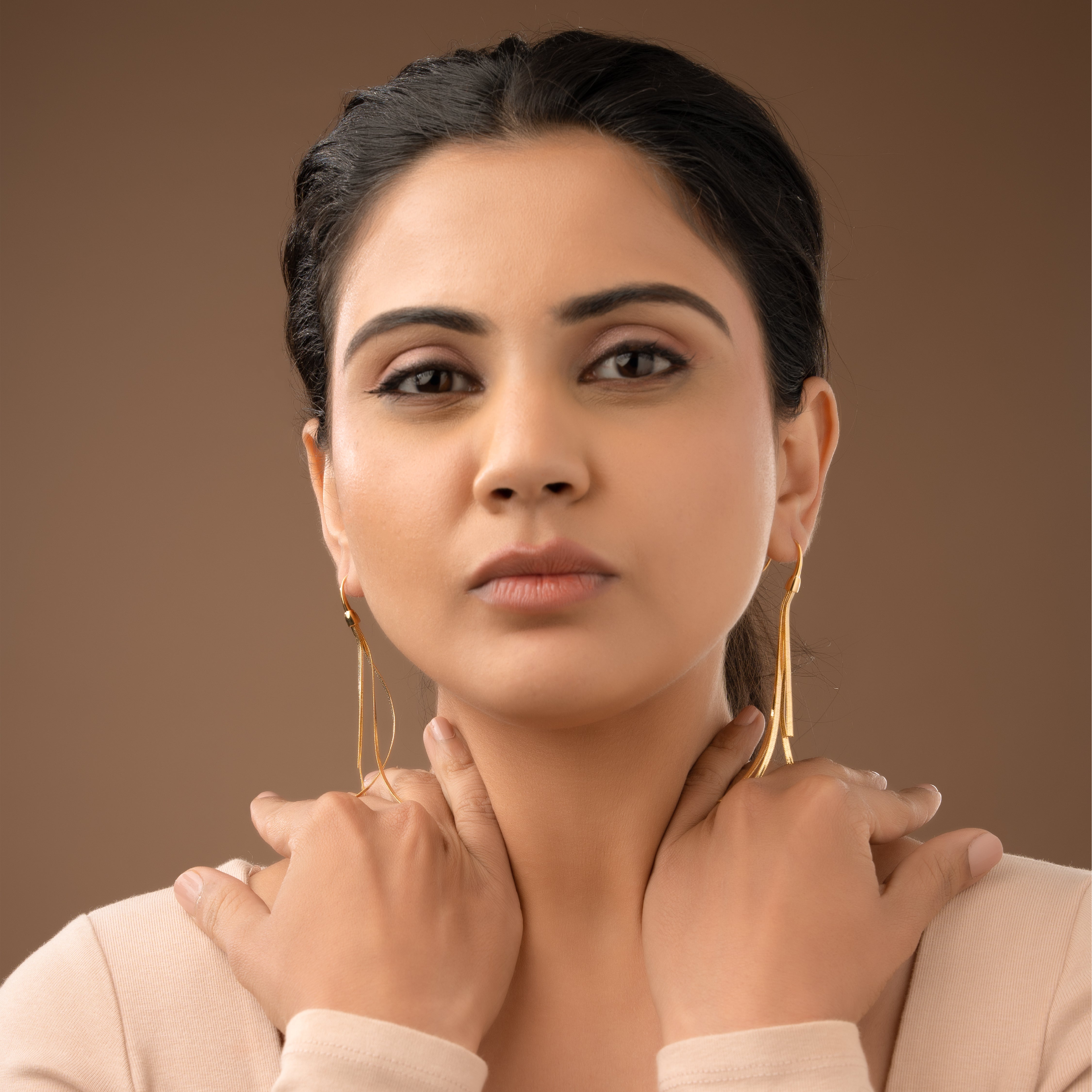 GLAM DANGLING EARRINGS